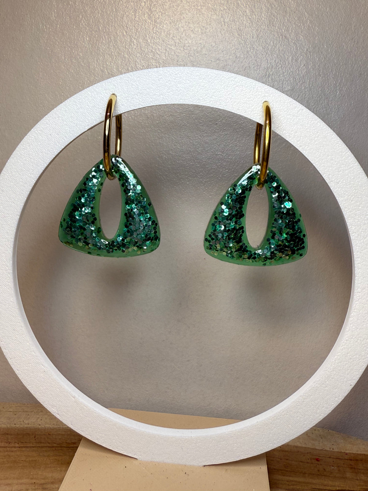 Pampilles triangle - en résine epoxy - 30 mm