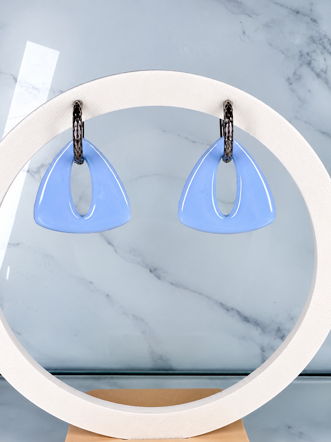 Pampilles triangle - en résine epoxy - 30 mm
