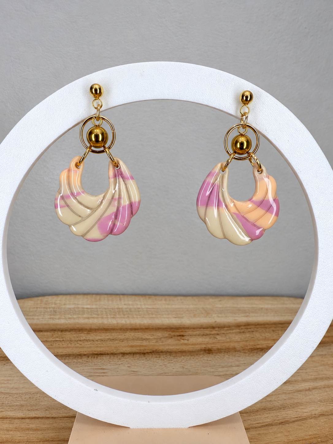 Boucles d’oreilles pendantes – crème, pêche & vieux rose